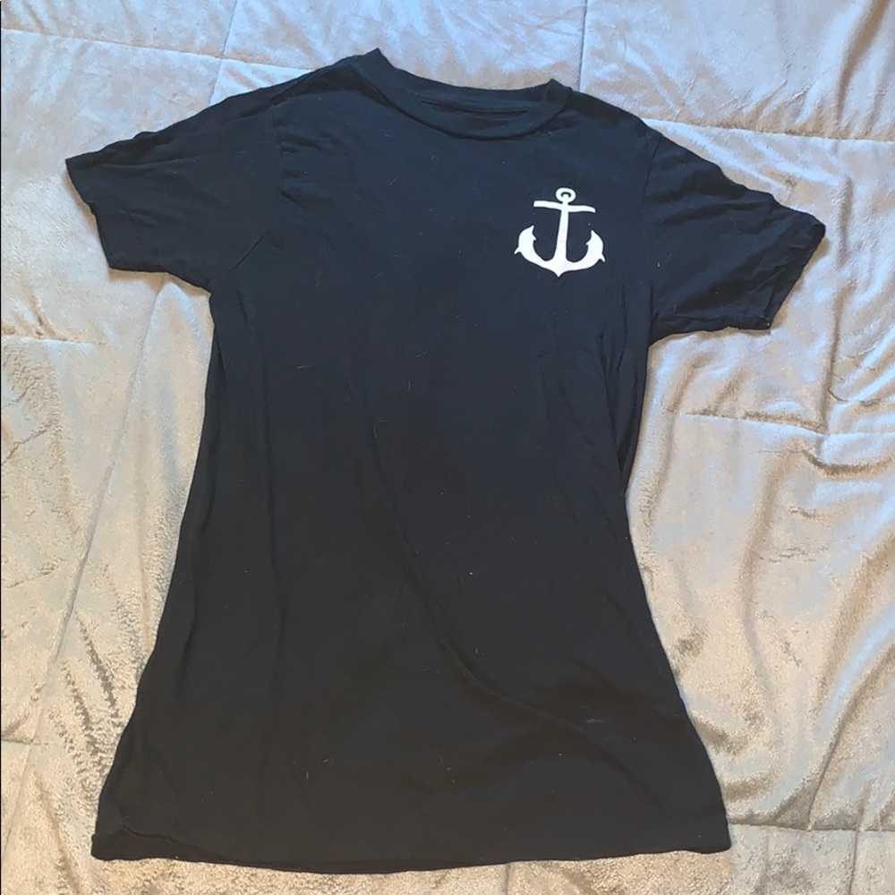 Graphic tee